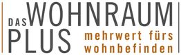 Textlogo mit den Worten "Das Wohnraum Plus: Mehrwert fürs Wohnbefinden" in Grau und Orange.