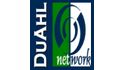 Logo mit Text: "DUAHL network" in Grün und Blau.