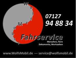 Logo mit Text: "Wolfsmobil Fahrservice", Telefonnummer, Mail und Webseite auf Schwarz-Grau-Rot.