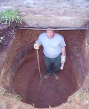 Grube für Regenwassertank