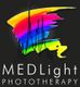 Logo mit Regenbogenfarben und Wellenlinien, darunter Text: "MEDLight Phototherapy".