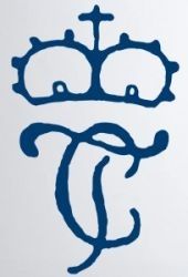 Blaues, stilisiertes Logo mit einer Krone über den Buchstaben "T" und "C".