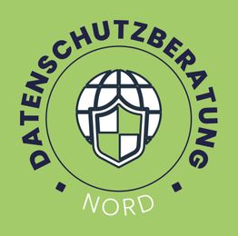 Logo: "Datenschutzberatung Nord" mit Weltkugel und Schutzschild auf grünem Hintergrund.