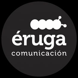 Logo circular negro con texto: "Éruga comunicación" y una figura abstracta de oruga blanca arriba.