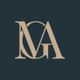 Beiges Logo auf dunklem Hintergrund mit ineinander verschlungenen Buchstaben M und A.