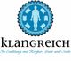 Logo mit blauem Kreis, Menschensilhouette und Text "klangreich, In Einklang mit Körper, Geist und Seele".