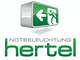 Notbeleuchtungsschild und Logo für "hertel" mit weißem Pfeil und flüchtender Figur auf grünem Grund.