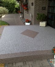 Eingang mit Marmor-Quarzen
