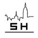 Silhueta de cidade com letras "SH" e uma linha sublinhando no centro. Fundo branco.