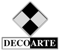 Logotipo en blanco y negro con rombos y el texto "DecoArte".