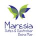Logotipo "Maresia Suítes & Gastrobar Beira Mar" com uma borboleta estilizada verde e azul.