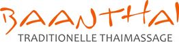 Logo mit orangefarbener Schrift "BAANTHAI" und darunter "TRADITIONELLE THAIMASSAGE" in Schwarz.