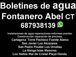 Texto informativo sobre servicios de fontanería en varias localidades con un número de contacto.