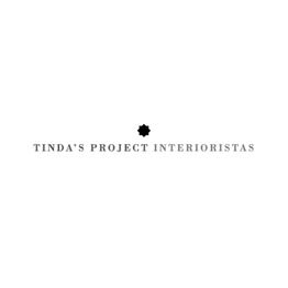 Logotipo de "Tinda's Project Interioristas" en fondo blanco con asterisco negro.