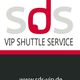 Logo des SDS VIP Shuttle Service mit Website: www.sds-vip.de. Graue und rote Farbtöne.