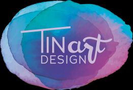 Buntes Logo mit dem Text "TINart Design" auf einem bunten Aquarell-Hintergrund.