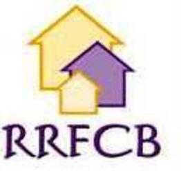 Logotipo con tres casas superpuestas y las letras "RRFCB" en la parte inferior.