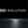Logo mit Schriftzug "CD-Solution" auf schwarzem Hintergrund, Lichtreflexion am Boden.