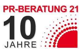 "PR-Beratungslogo: 10 Jahre Jubiläum mit roten Punkten und Halbkreis."