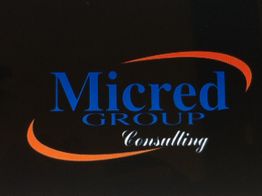 Logo con testo "Micred Group Consulting" su sfondo nero e curve arancioni.