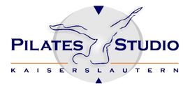 Pilates Studio Kaiserslautern Logo mit stilisierter Figur in Bewegungs-Pose und blauem Text.
