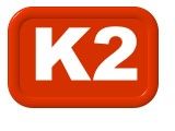 Rotes rechteckiges Logo mit der weißen Schrift "K2".