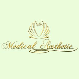 Goldenes "Medical Aesthetic"-Logo mit Muschelmotiv auf hellgrünem Hintergrund.
