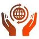 Zwei Hände halten eine Erdkugel, umgeben von Pfeilen, symbolisieren globalen Schutz.