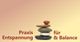 Steine in Balance, umgeben von den Wörtern "Praxis Entspannung für & Balance" auf beigem Hintergrund.