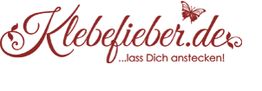 Kleines Logo von Klebefieber.de mit rotem Text und Schmetterling, Slogan "lass Dich anstecken!".