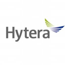 Logo de Hytera con letras grises y diseño de alas en verde y azul.