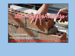 Pessoa assentando tijolos com argamassa, texto promocional "Mãos Rápidas Reformas" na imagem.