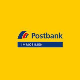 Gelbes Logo von Postbank Immobilien mit blauem Schriftzug und Symbolen.