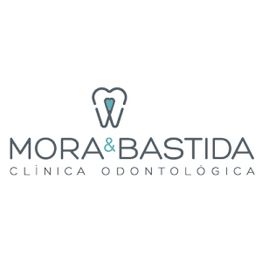 Logo de la Clínica Odontológica Mora & Bastida con un diseño de diente estilizado.