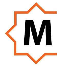 Schwarzer Buchstabe "M" in einem orangefarbenen, gezackten Sternrahmen auf weißem Hintergrund.