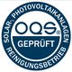 Siegel mit "Solar-, Photovoltaikanlagen Reinigungsbetrieb OQS Geprüft" in Blau und Weiß.