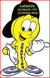 Desenho de chaveiro amarelo animado com boné preto e contato "valdeido" com dois números de telefone.