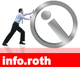 Mann schiebt riesiges Info-Symbol, unten steht „info.roth“ auf rotem Hintergrund.