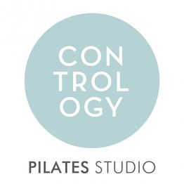 Blaues Logo mit weißem Text "CONTROL OGY" und darunter "PILATES STUDIO".