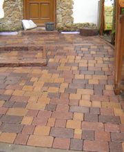 Pflasterarbeiten und weitere Dienstleistungen rund ums Haus und auch im Haus.