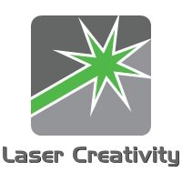 Logo mit grünem Laserstrahl und Schriftzug "Laser Creativity" auf grauem Hintergrund.