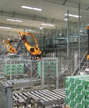 Palettieranlage mit 5 Kuka Robotern