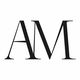 Schwarze Buchstaben "AM" auf weißem Hintergrund.