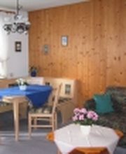 Wohnzimmer der Ferienwohnung Fischen