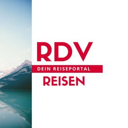 Logo von RDV Reisen, dein Reiseportal, mit Berglandschaft im Hintergrund.