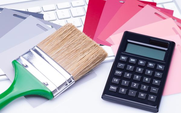 Effiziente Projektplanung: Malerarbeiten im Einfamilienhaus richtig kalkulieren