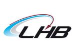 Logo mit "LHB" und einem bogenförmigen Pfeil in Blau und Rot darüber.