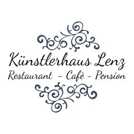 "Logo mit geschwungenen Ornamenten und Text: Künstlerhaus Lenz - Restaurant - Café - Pension."