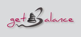 Logo mit Schriftzug „get Balance“ und Steinen in Schale, violett und schwarz auf grauem Hintergrund.