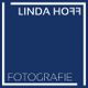 Blaues Logo mit weißem Text: "Linda Hoff Fotografie" in einem quadratischen Rahmen.